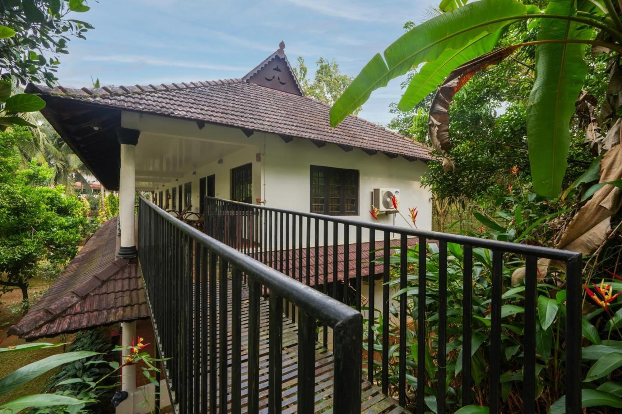 Palette Resorts- Tapovan Green County Thattakād Exterior foto