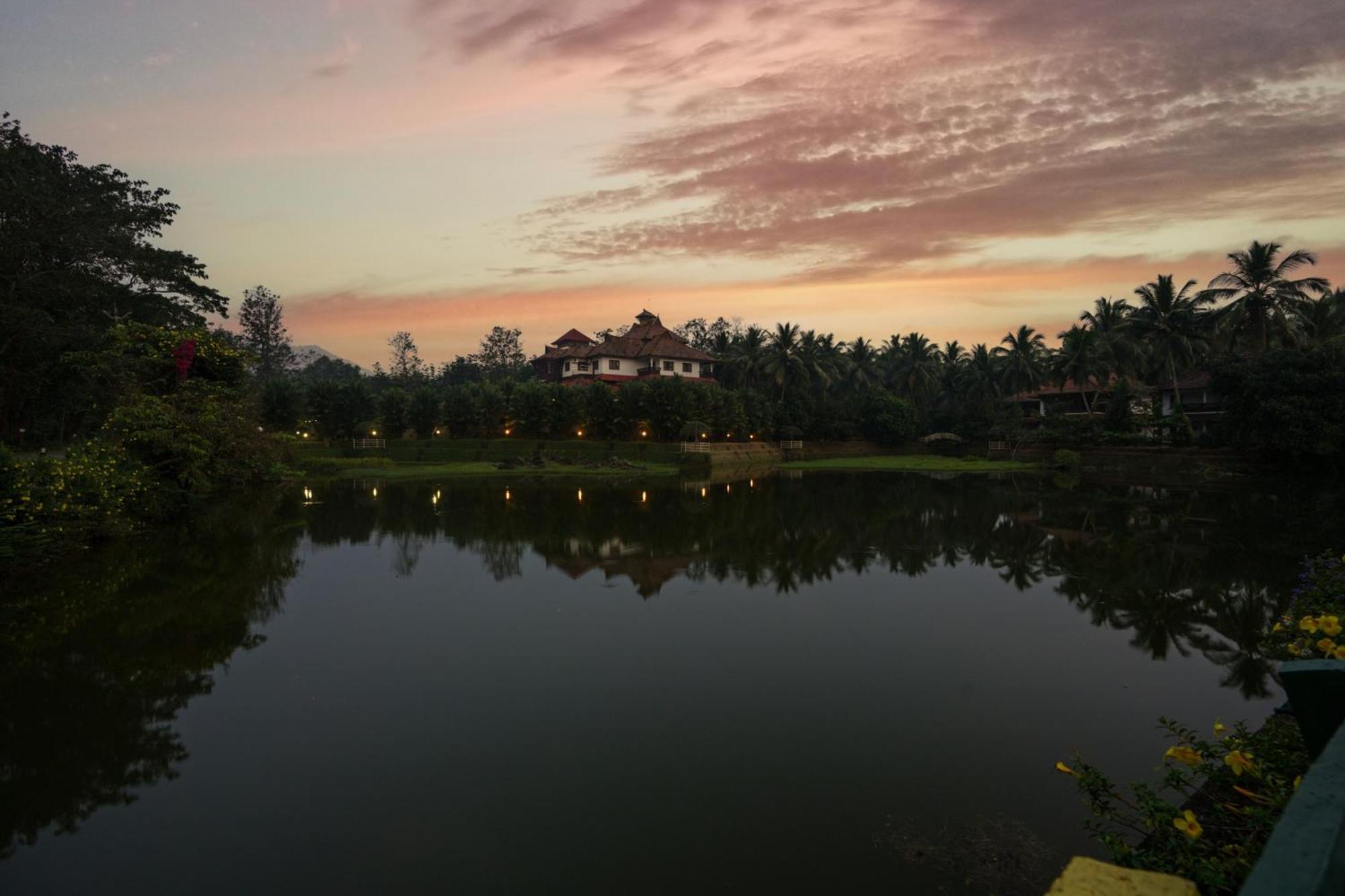 Palette Resorts- Tapovan Green County Thattakād Exterior foto